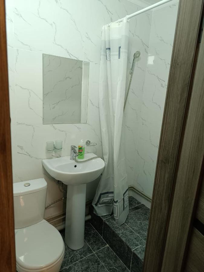 Apart 41 Almaty Luaran gambar