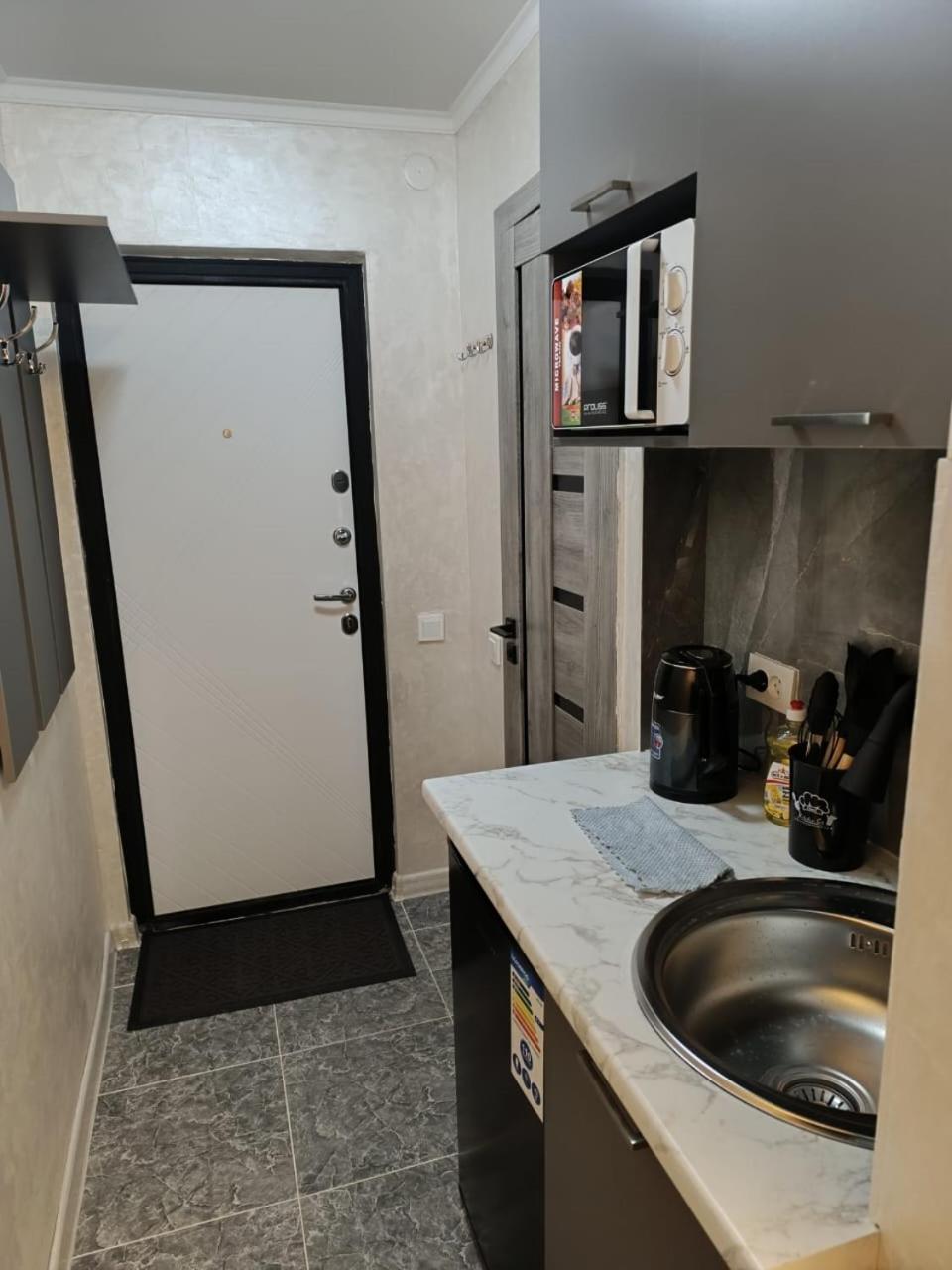 Apart 41 Almaty Luaran gambar